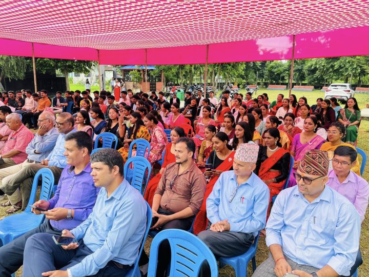 सीतारमेश बहुमुखी क्याम्पस , अतिरिक्त क्रियाकलाप समितिको आयोजनामा क्याम्पसमा आज मिति २०८१ भाद्र १९  गते , बुधबार  नेपाली महिलाहरुको चाड हरितालिका तीजको अवसरमा तीज विशेष सांस्कृतिक तथा दर खाने कार्यक्रम सम्पन्न भएको छ । क्याम्पस सभाका महिला सदस्यहरू , विद्यार्थीहरू , क्याम्पस सञ्चालक समितिका सदस्यहरू  , प्राध्यापक , कर्मचारी गरी करिब २३० जनाको सहभागिता रहेको कार्यक्रमको अध्यक्षता सञ्चालक समितिका अध्यक्ष श्री जयप्रसाद भण्डारीले गर्नुभएको थियो । विद्यार्थीहरुद्वारा गीत, नृत्य , गजल प्रस्तुत गरिएको कार्यक्रममा क्याम्पस प्रमुख पुष्प रिजालले कार्यक्रमको औचित्यमाथि प्रकाश पार्नुभयो । पूर्व क्याम्पस प्रमुख गणेश निरौला र सहायक प्राध्यापकहरू हेमन्ता भण्डारी तथा खगेन्द्र नेपालले कविता / गजल प्रस्तुत गर्नुभयो । विभागीय प्रमुख राधाकृष्ण भट्टराईले शब्दगुच्छाद्वारा स्वागत गर्नुभएको कार्यक्रमको सञ्चालन ECAC संयोजक केशव ढुङ्गेलले गर्नुभएको थियो ।